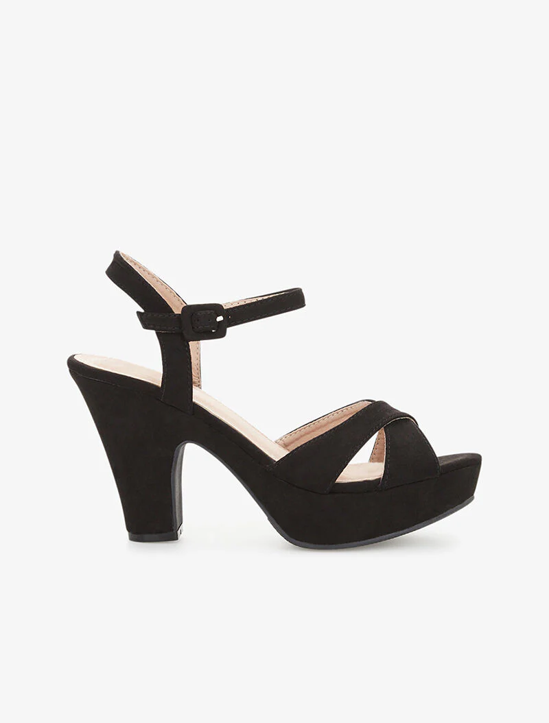 Basis sandalen met gekruiste bandjes - zwart