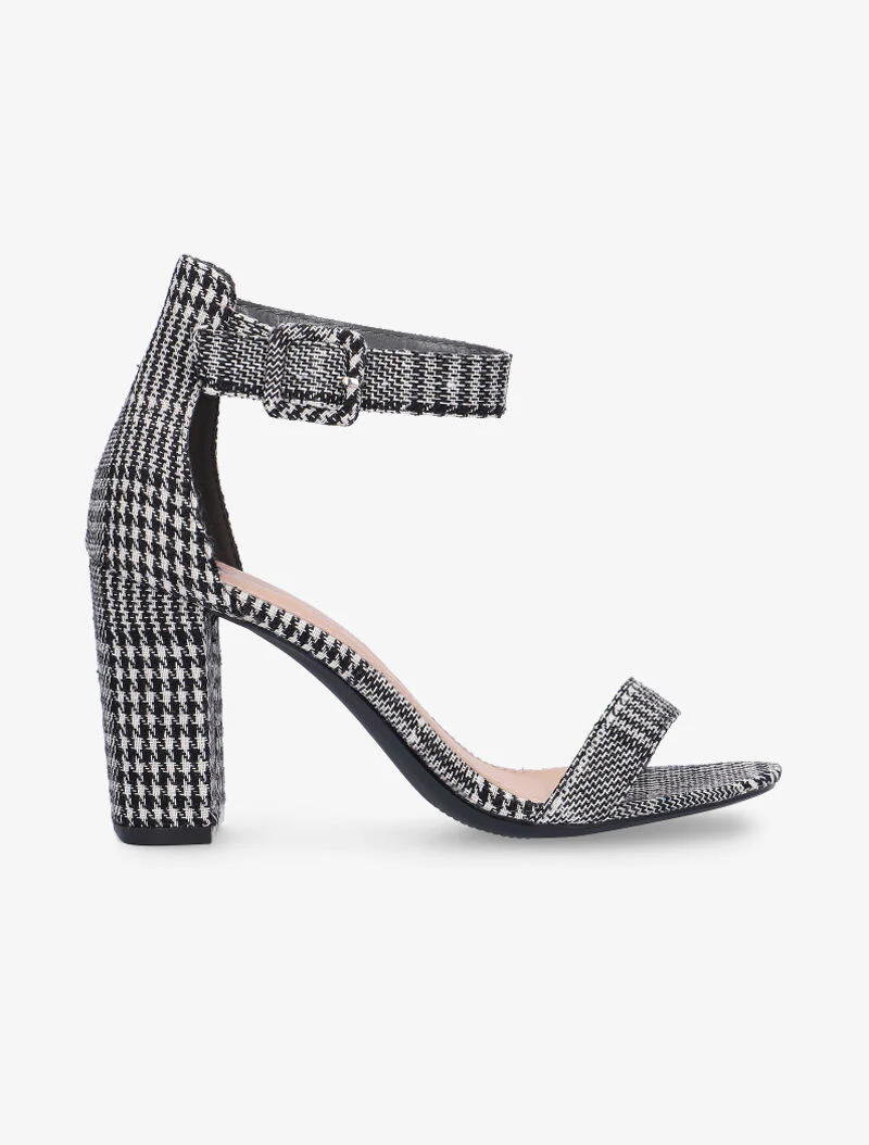 Basis sandalen met ruitjesprint - zwart