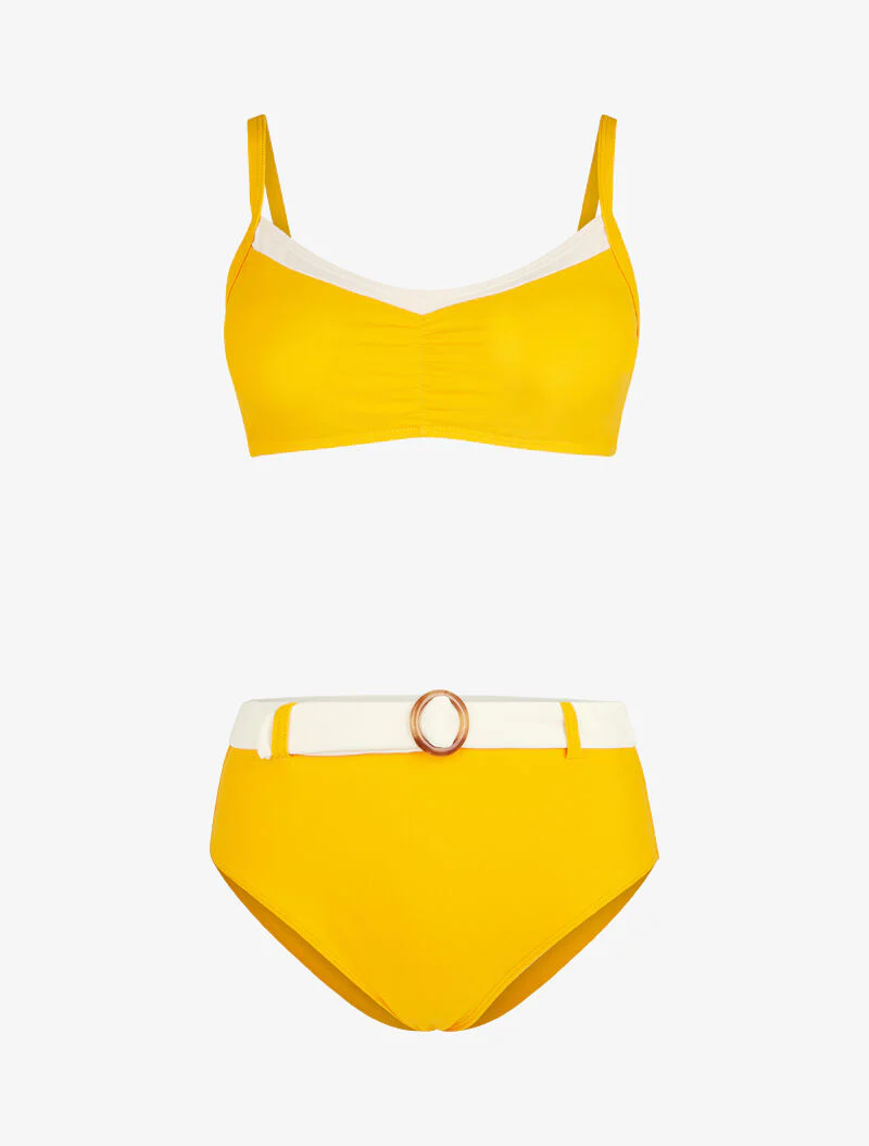 Bikini beha en hoog uitgesneden slip met riem - mosterdkleurig
