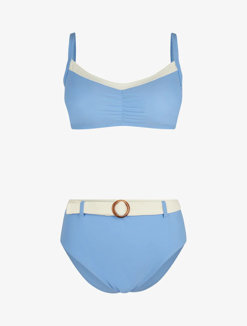 Bikini bh en hoog uitgesneden slip met riem - lichtblauw