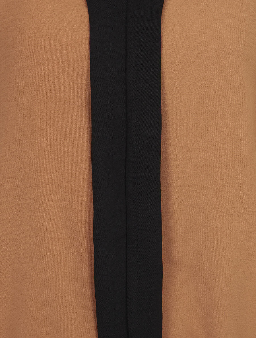 Blouse met ronde hals en contrasterende biezen - Camel - Image 3