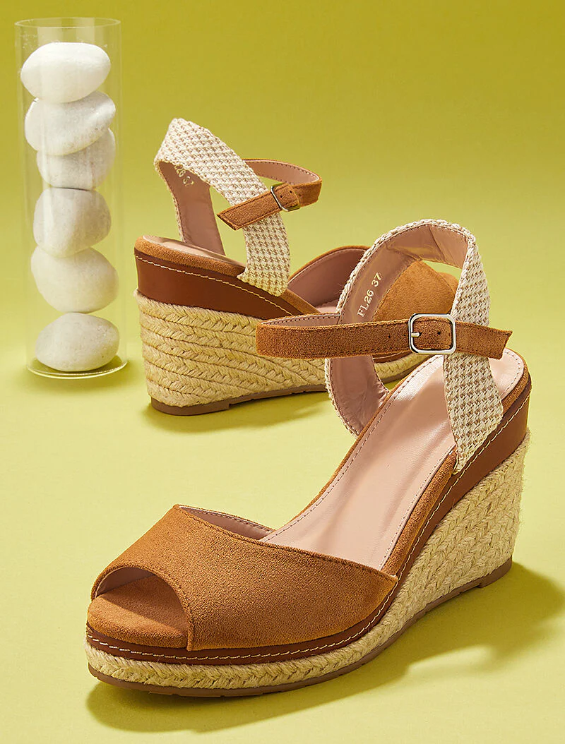 Verhoogde schoenen met details in imitatieleer en stof - camel - Image 5