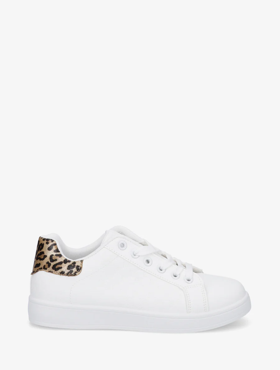 Damesschoenen met schaakbordpatroon en luipaardaccent. - Beige