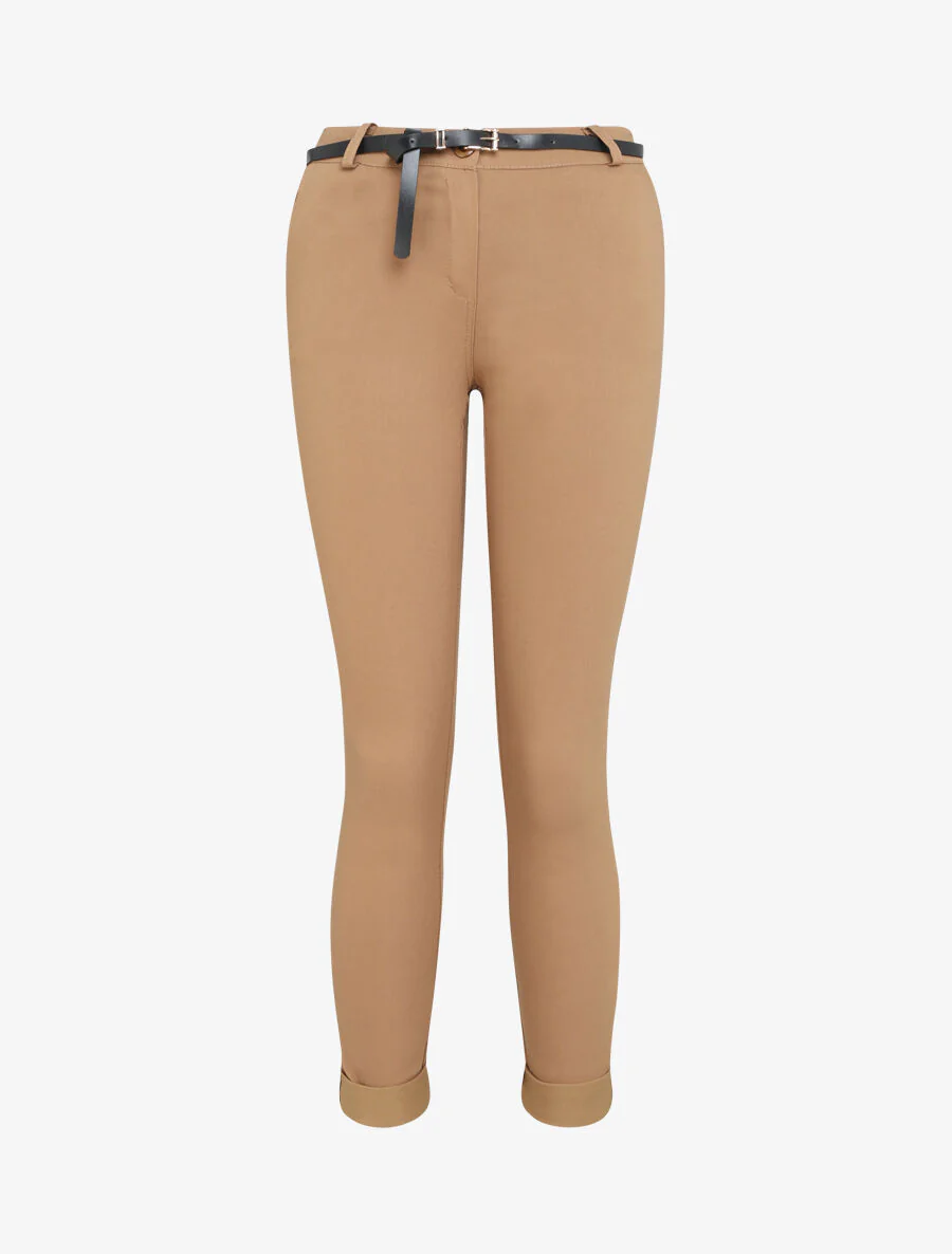 Een effen 7/8 broek met omgekeerde zomen - Kameel