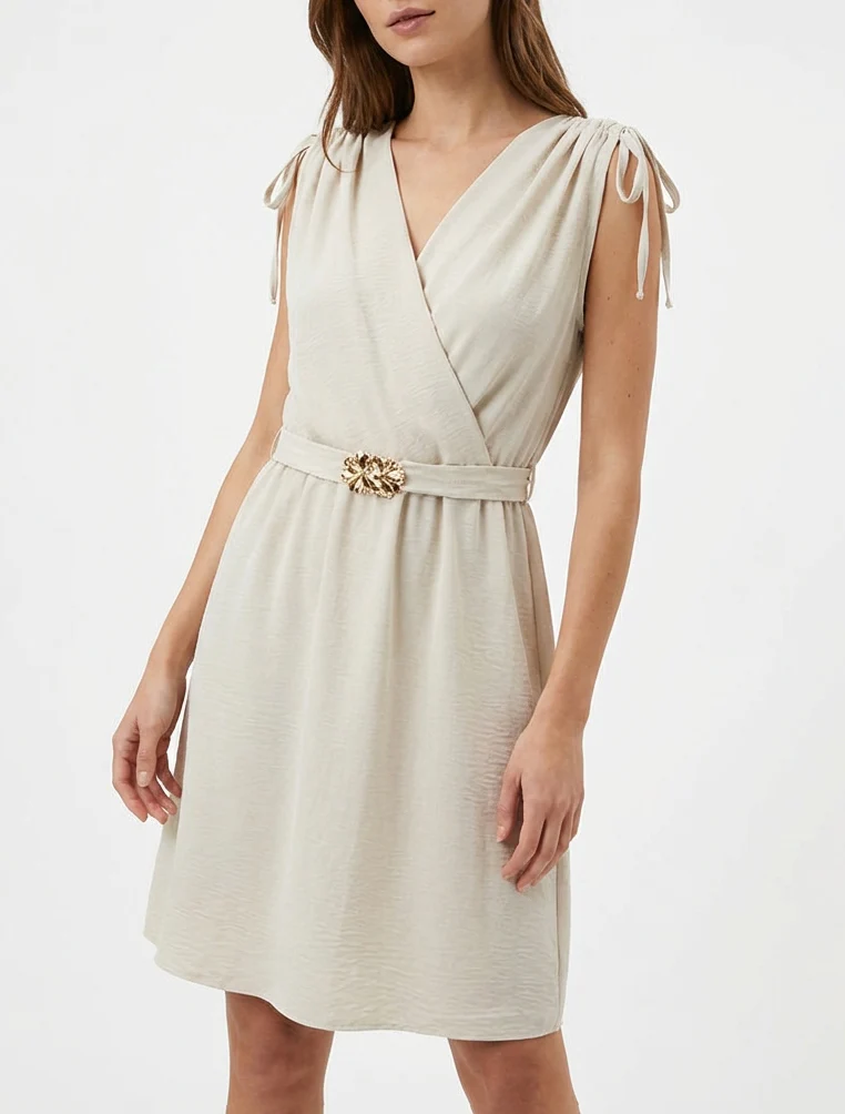 Effen jurk met sierstuk op de taille - Beige - Image 4