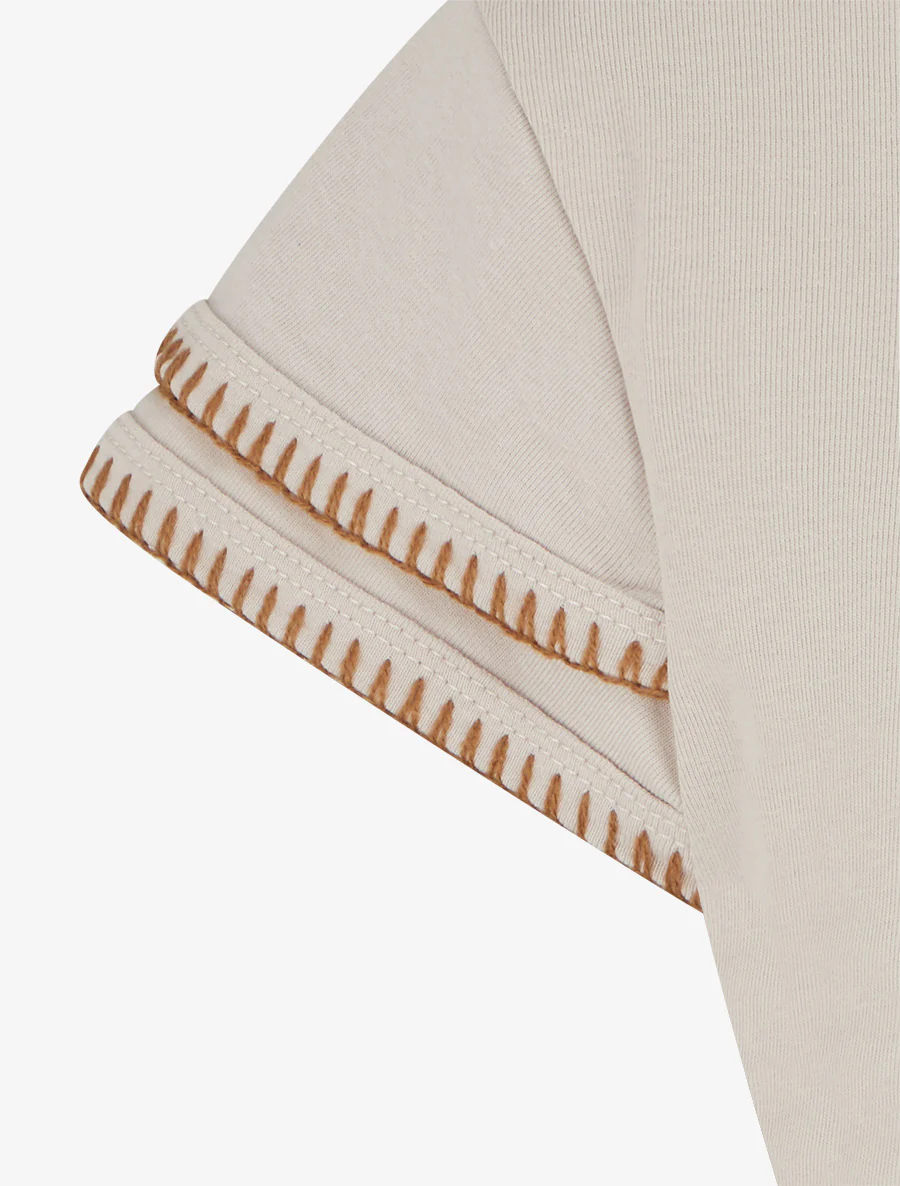 Effen T-shirt met gestileerde korte mouwen. - Beige - Image 3