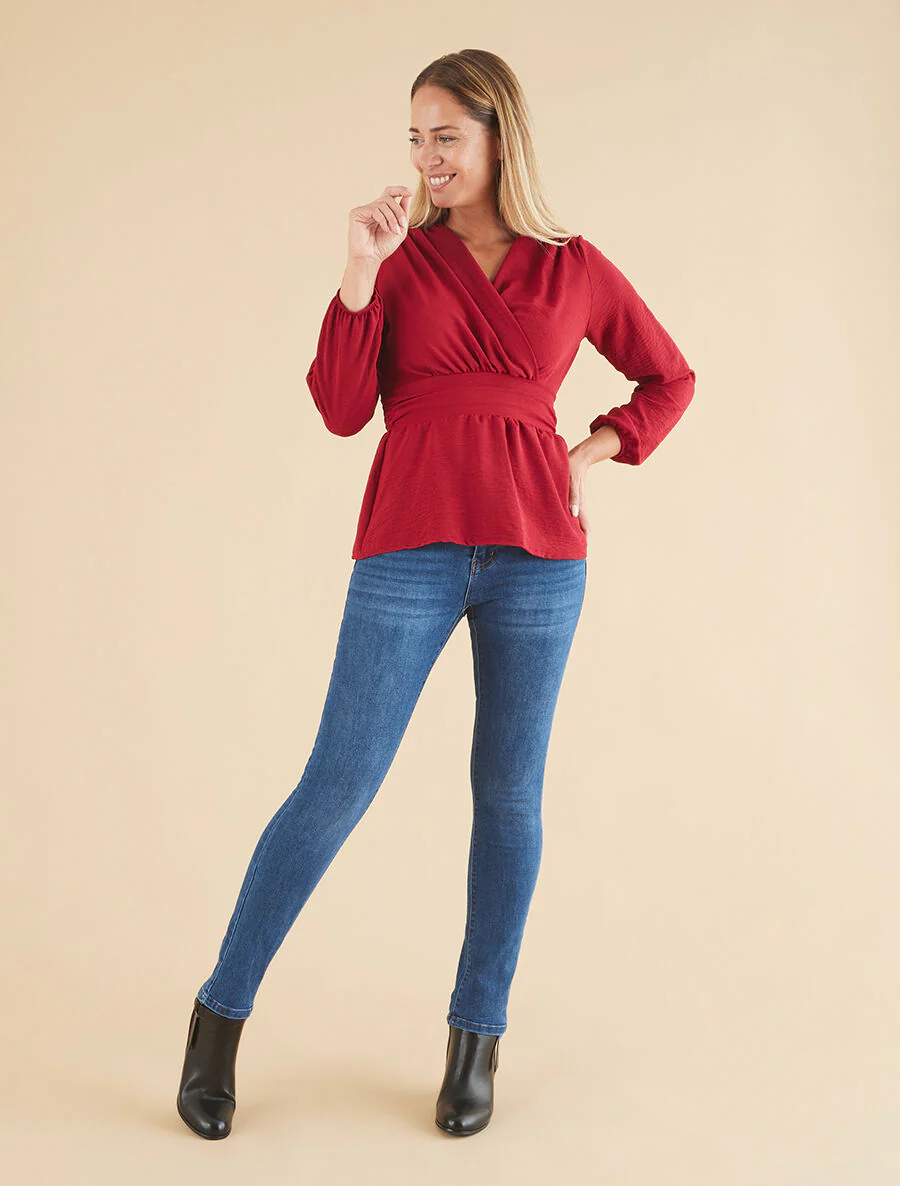 Elastische blouse met V-hals - bordeauxrood - Image 4