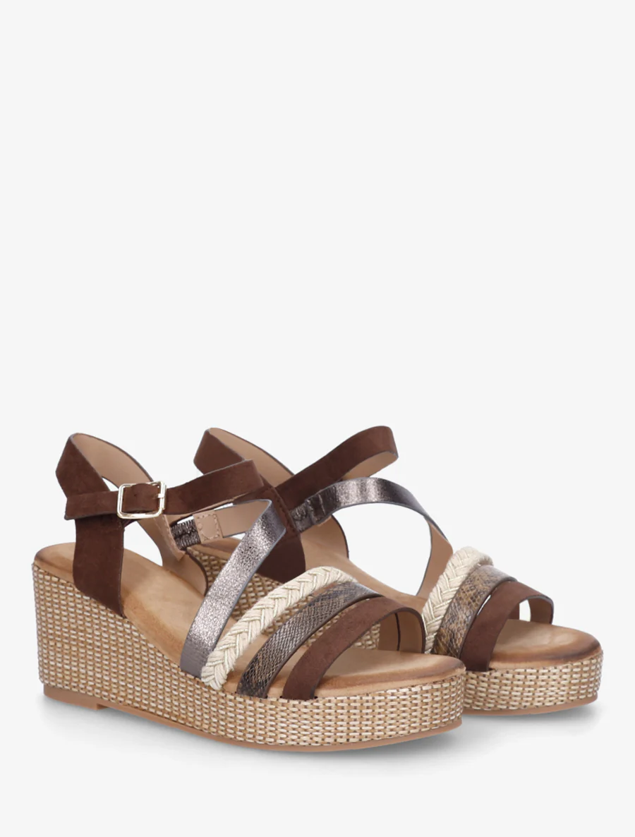 Fantasierijke sandalen met meerdere bandjes - Bruin - Image 4