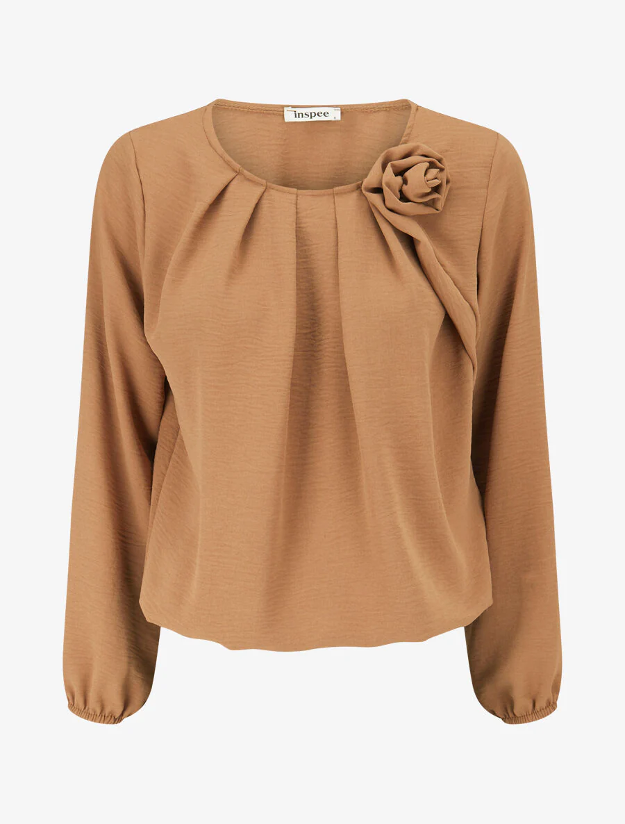 Geplooide top met bloem in reliëf - taupe