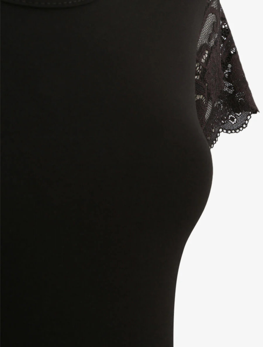 Getailleerd T-shirt met kanten schouders - Zwart - Image 3