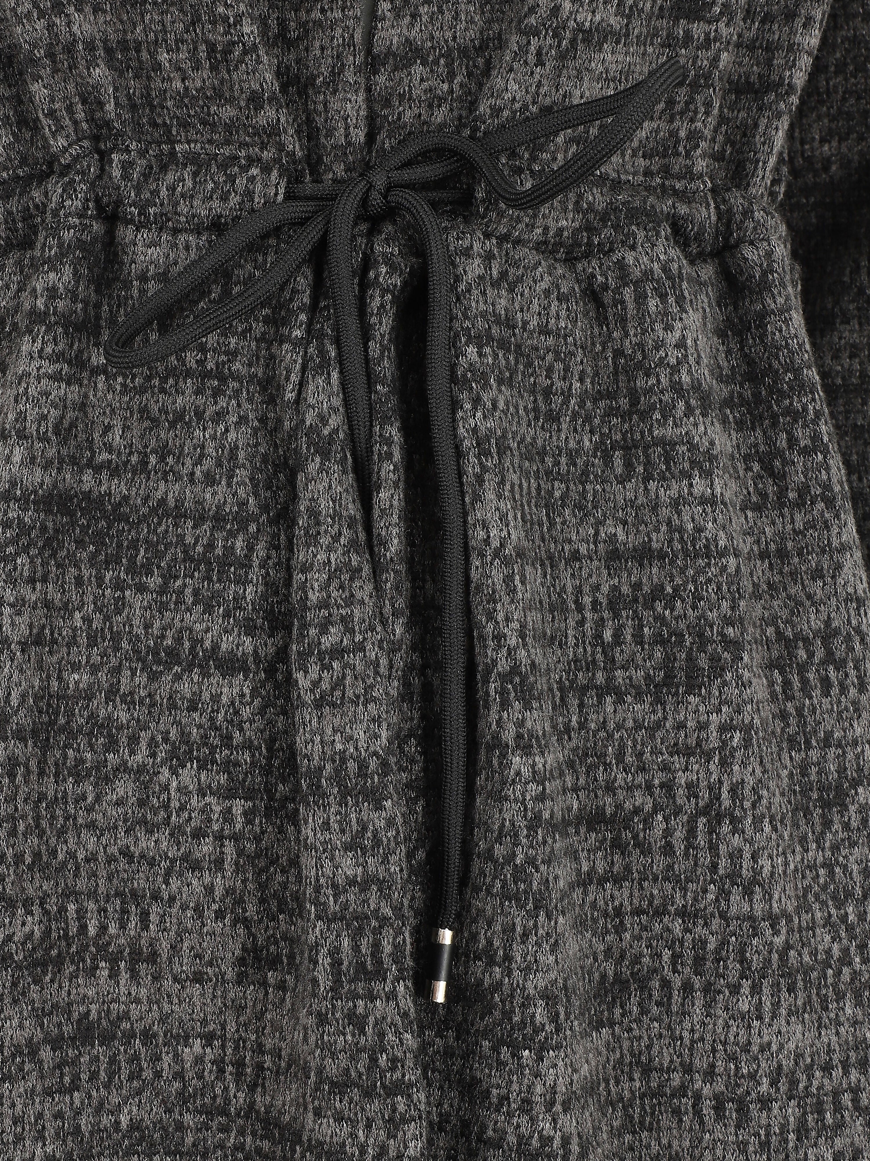 Halflang vest met capuchon en bandjes - Zwart - Image 3