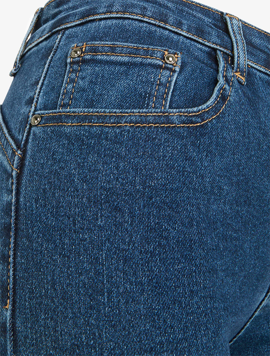 Jean met wijde pijpen en push-up. - Denim - Image 3