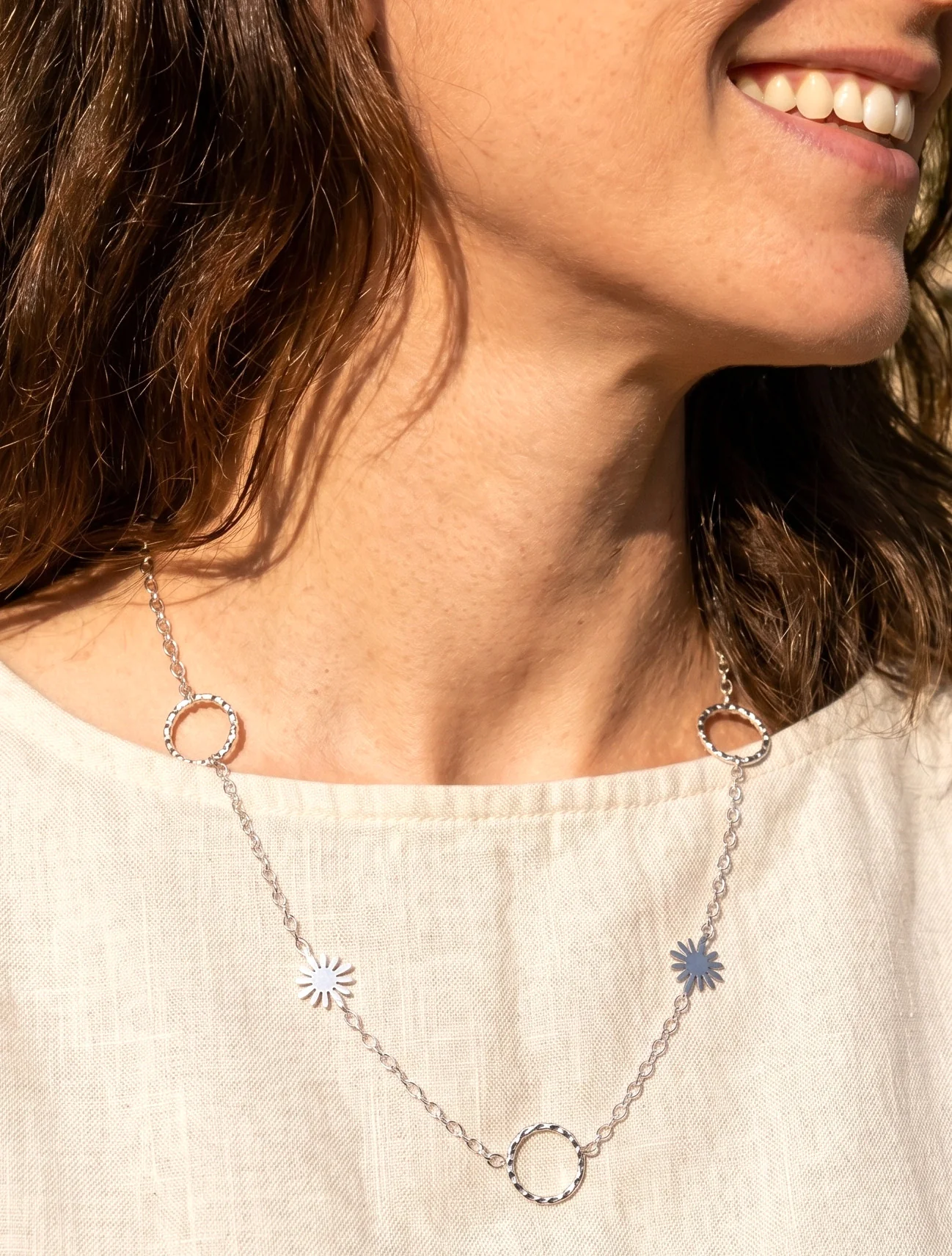 Ketting met cirkels en kleine bloemen - Geld