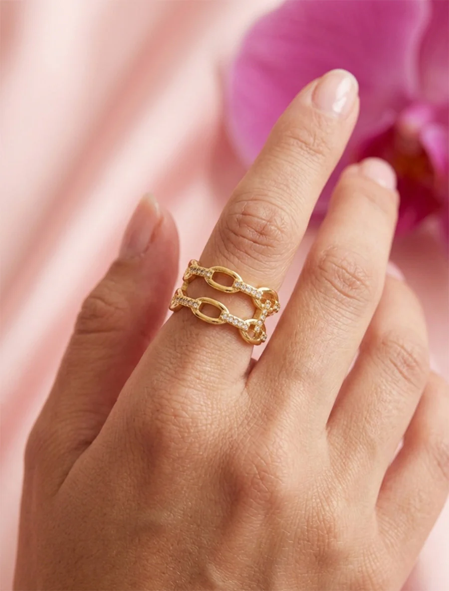Kettingstijl ring met strass. - Goud