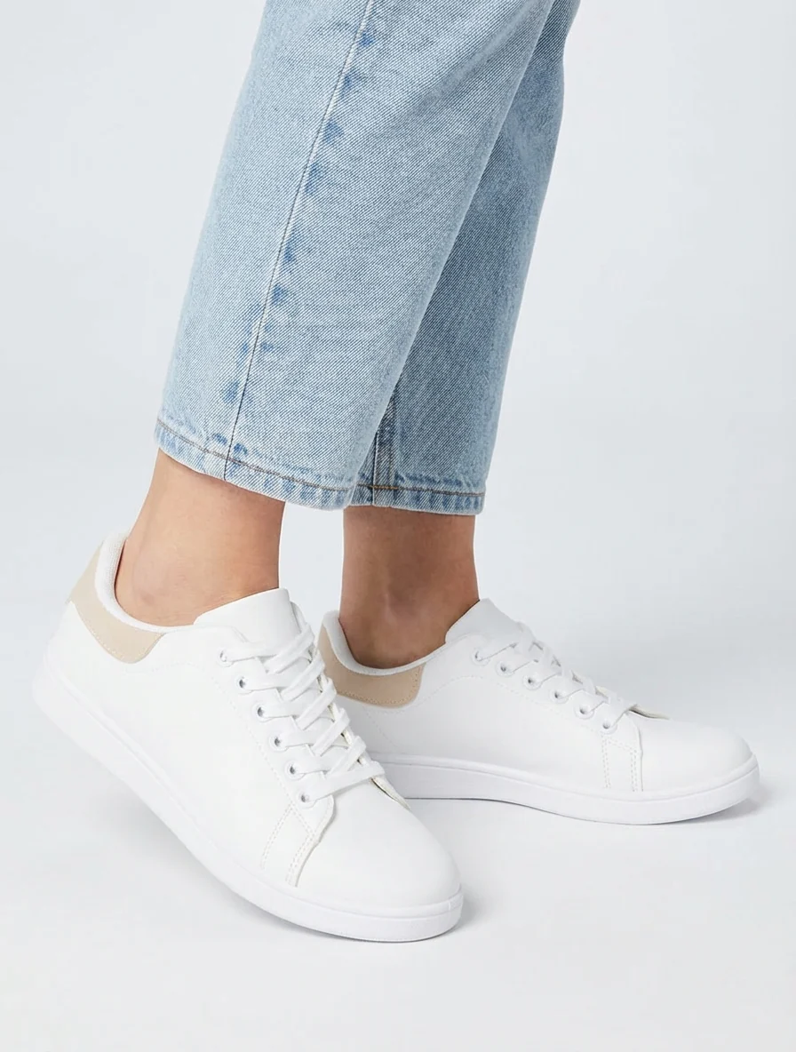 Klassieke sneakers van imitatieleer - Beige - Image 5