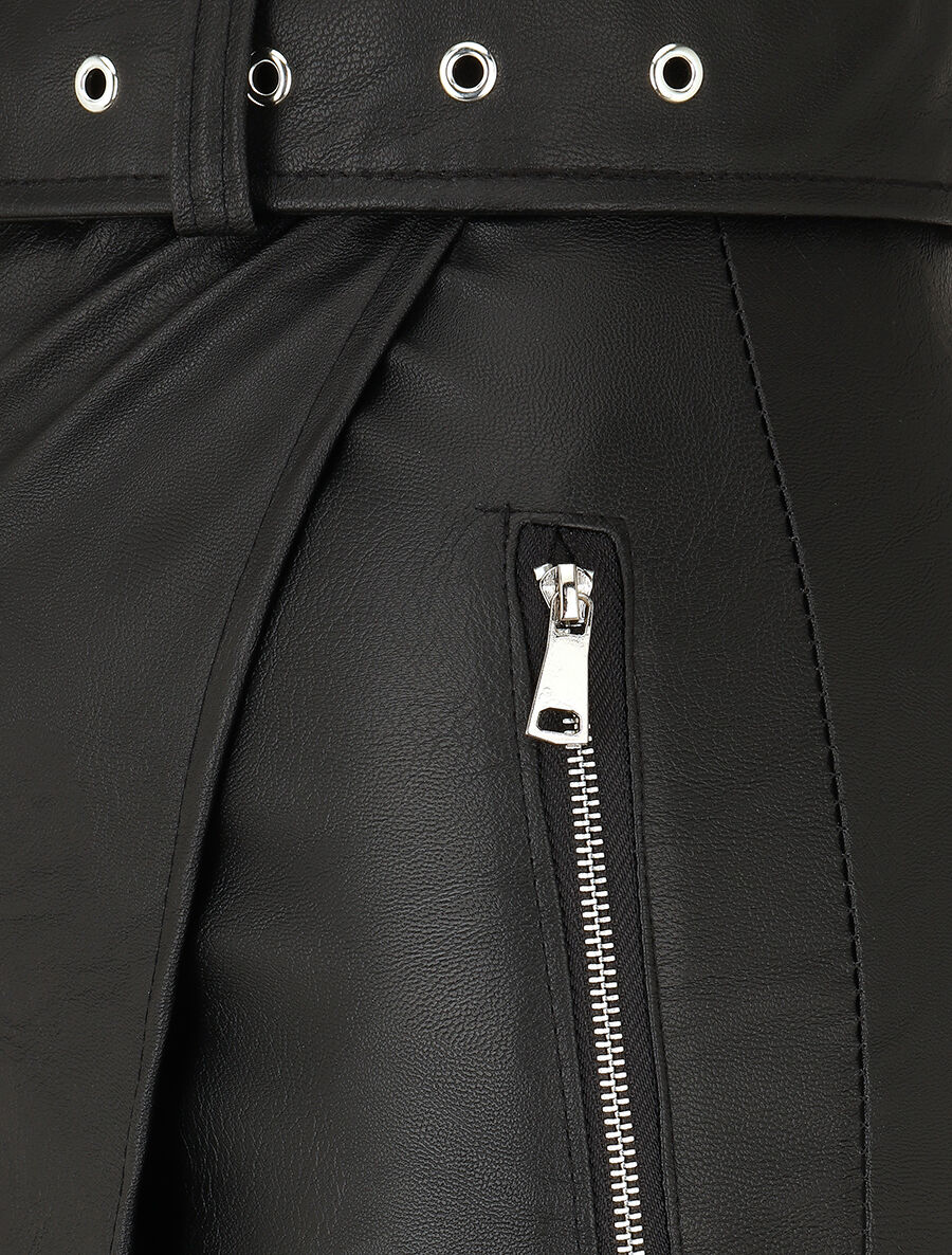 Korte asymmetrische rok van imitatieleer - zwart - Image 3