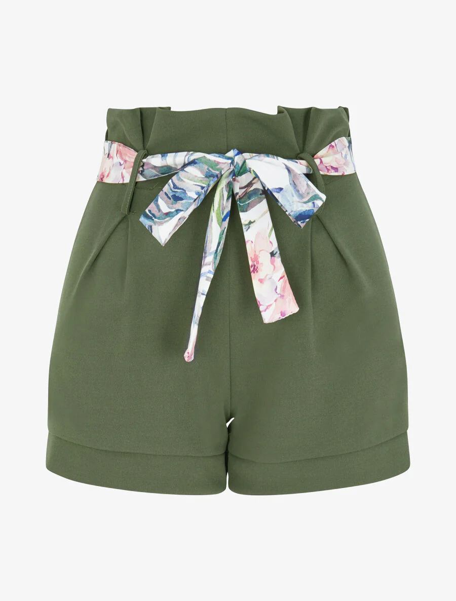 Hoge taille korte broek met riem en tropische bloemenprint - Kakigroen