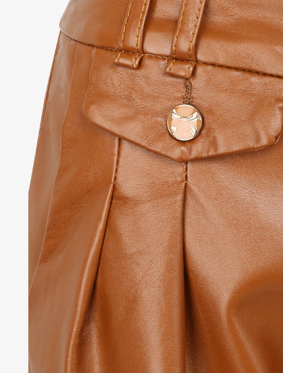Korte broek van imitatieleer met twee zakken - Kameel - Image 3