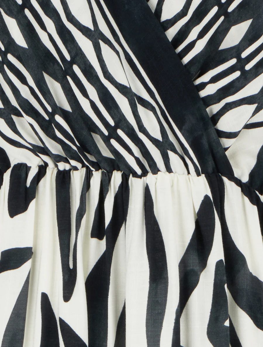 Lange jurk met elastiek en fantasieprint. - Zwart - Image 3