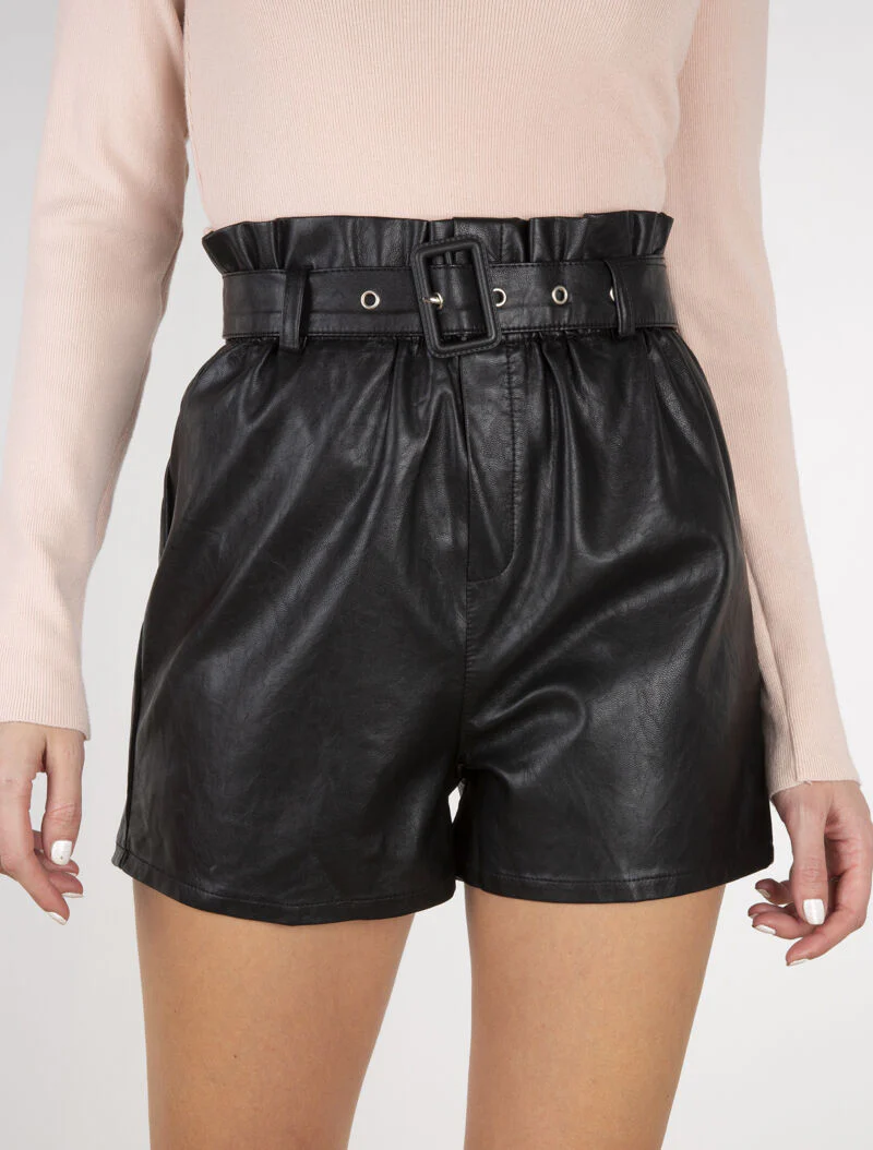 Mini short in imitatieleer - zwart