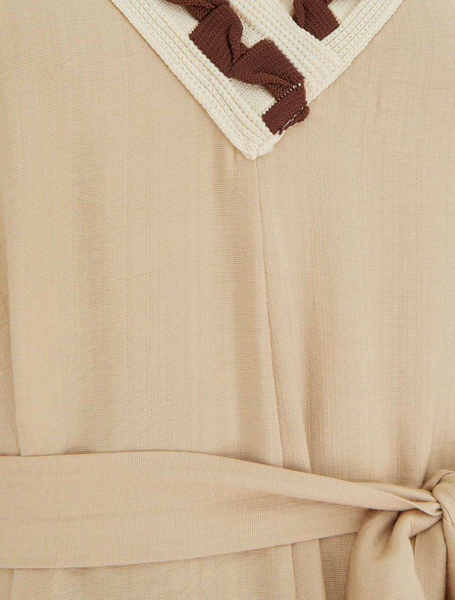 Mouwloze lange jurk met fantasie V-hals - Beige - Image 3