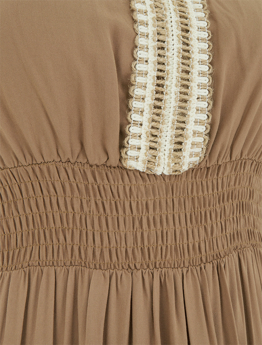 Mouwloze uitlopende jurk met macramé kraag - Lichtbruin - Image 3
