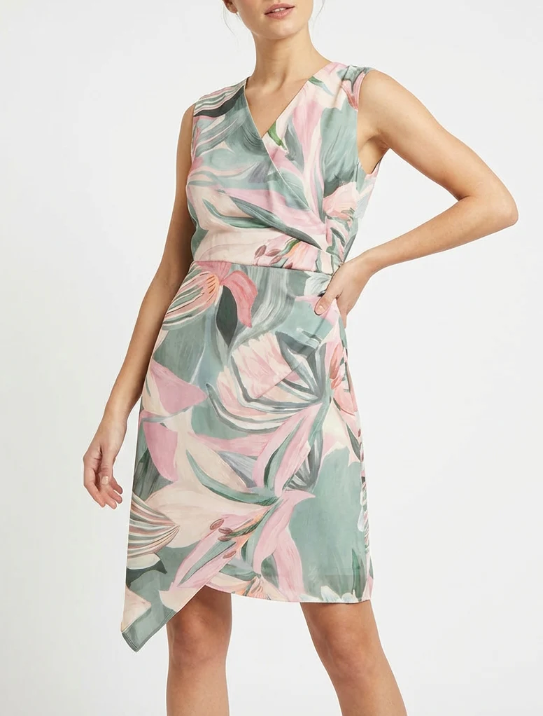 Mouwloze wikkeljurk met leliebloemenprint. - Kaki - Image 4