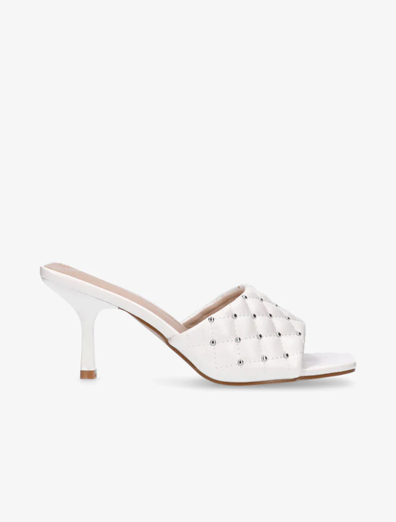 Muiltjes met gewatteerd effect en studs - wit - Image 2