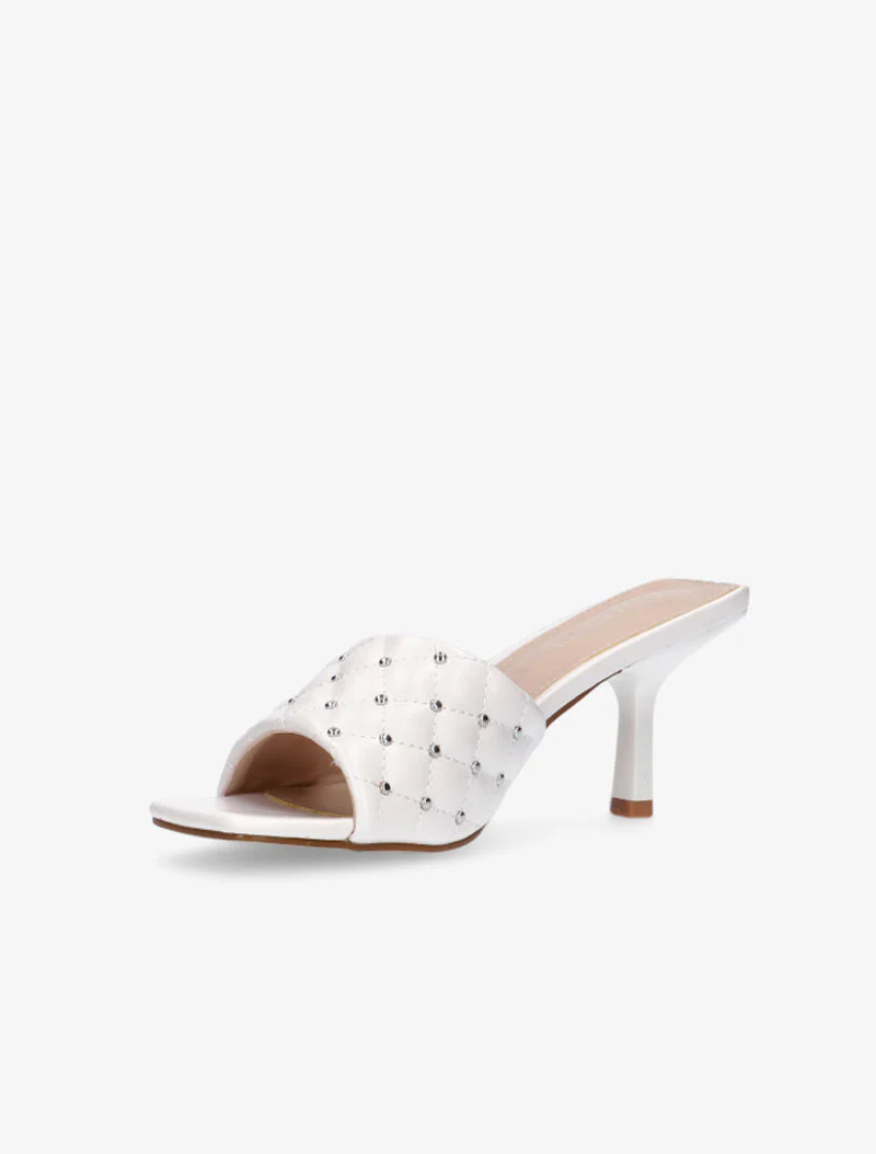 Muiltjes met gewatteerd effect en studs - wit - Image 3