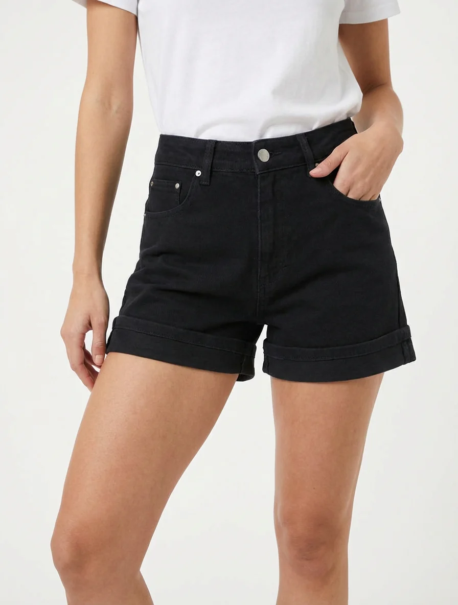 Omgeslagen denim shorts. - Zwart - Image 4