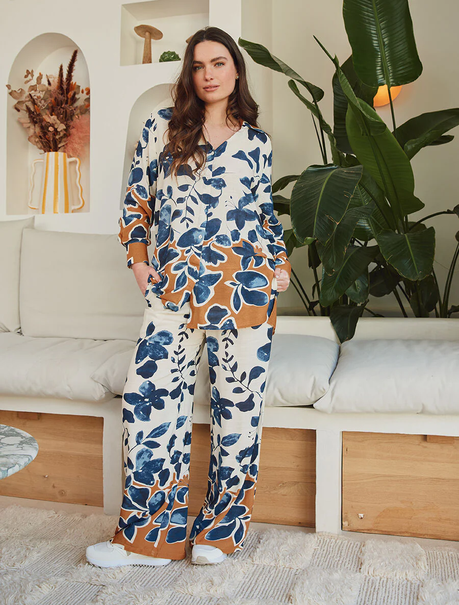 Overhemd en broek met bloemen print - Marine