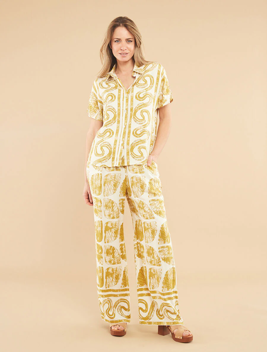 Overhemd en broek met fantasieprint - Mosterd