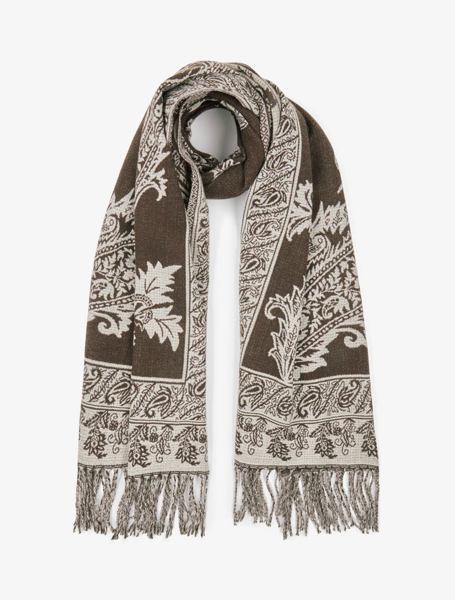 Paisley sjaal met franjes. - Bruin
