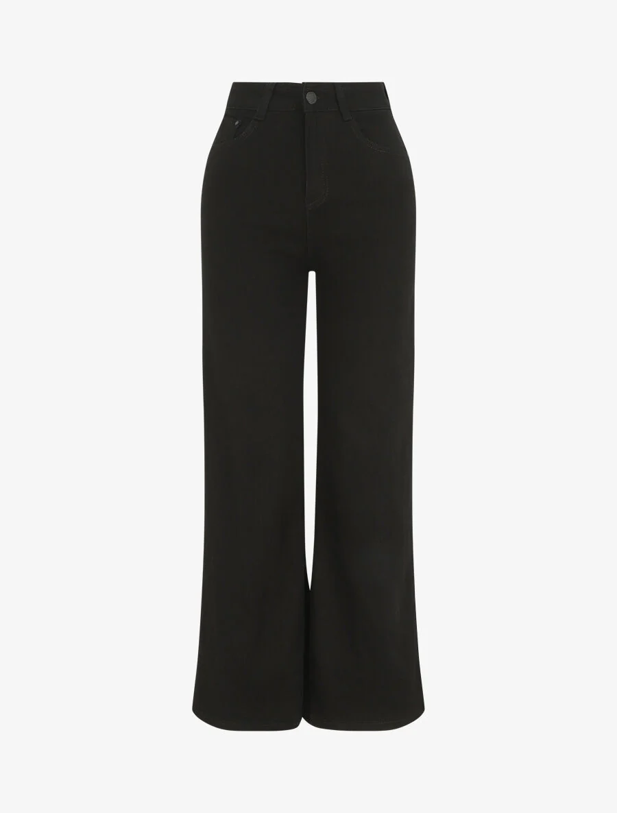 Push-up. uitlopende jeans - zwart