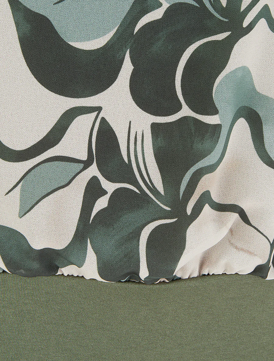 Rechtboven top met korte mouwen en bloemenprint - Kaki - Image 3