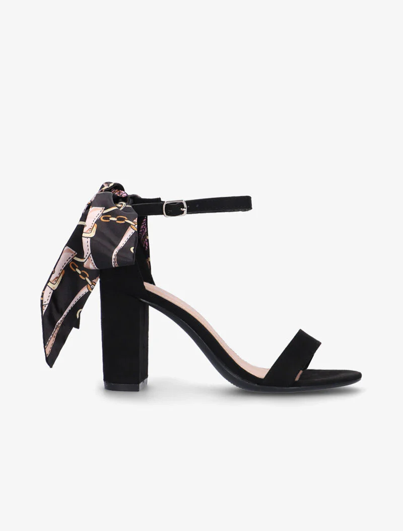 Sandalen met bedrukte sjaalprint - zwart