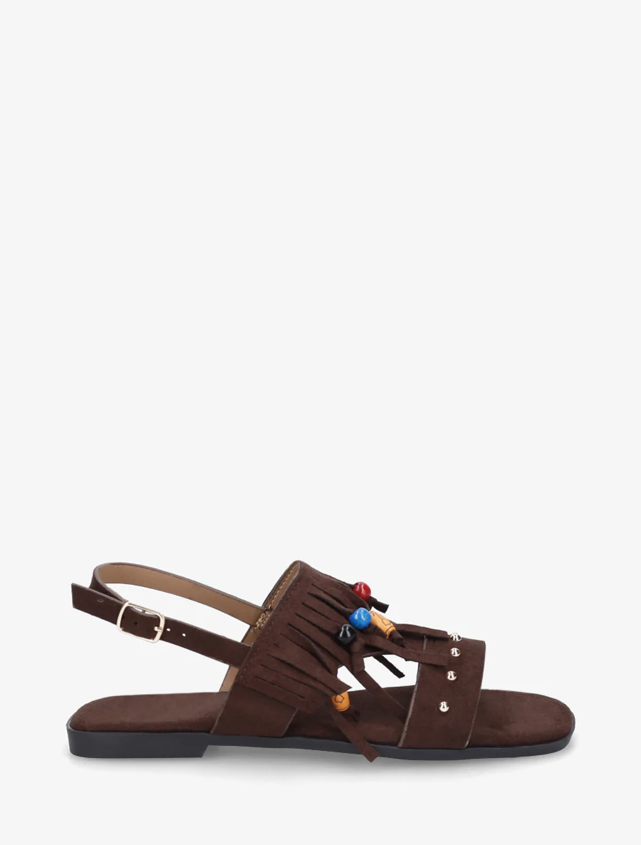 Sandalen van suèdine met franjes en houten kralen. - Bruin