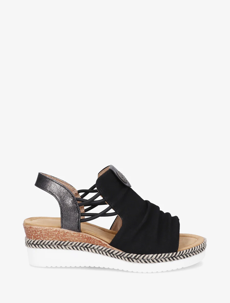 Schoenen met sleehak en rozetmedaille - Zwart