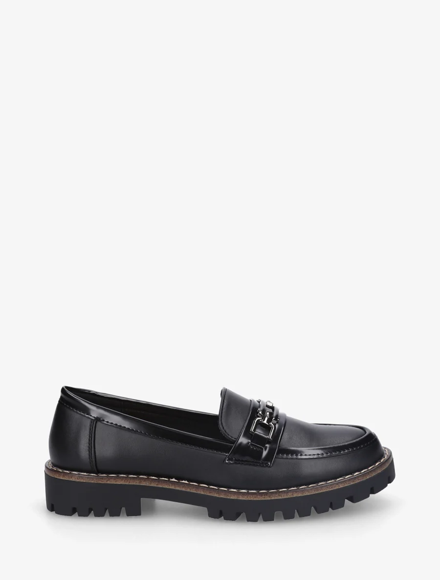 Schoenen van imitatieleer met metalen gesp. - Zwart