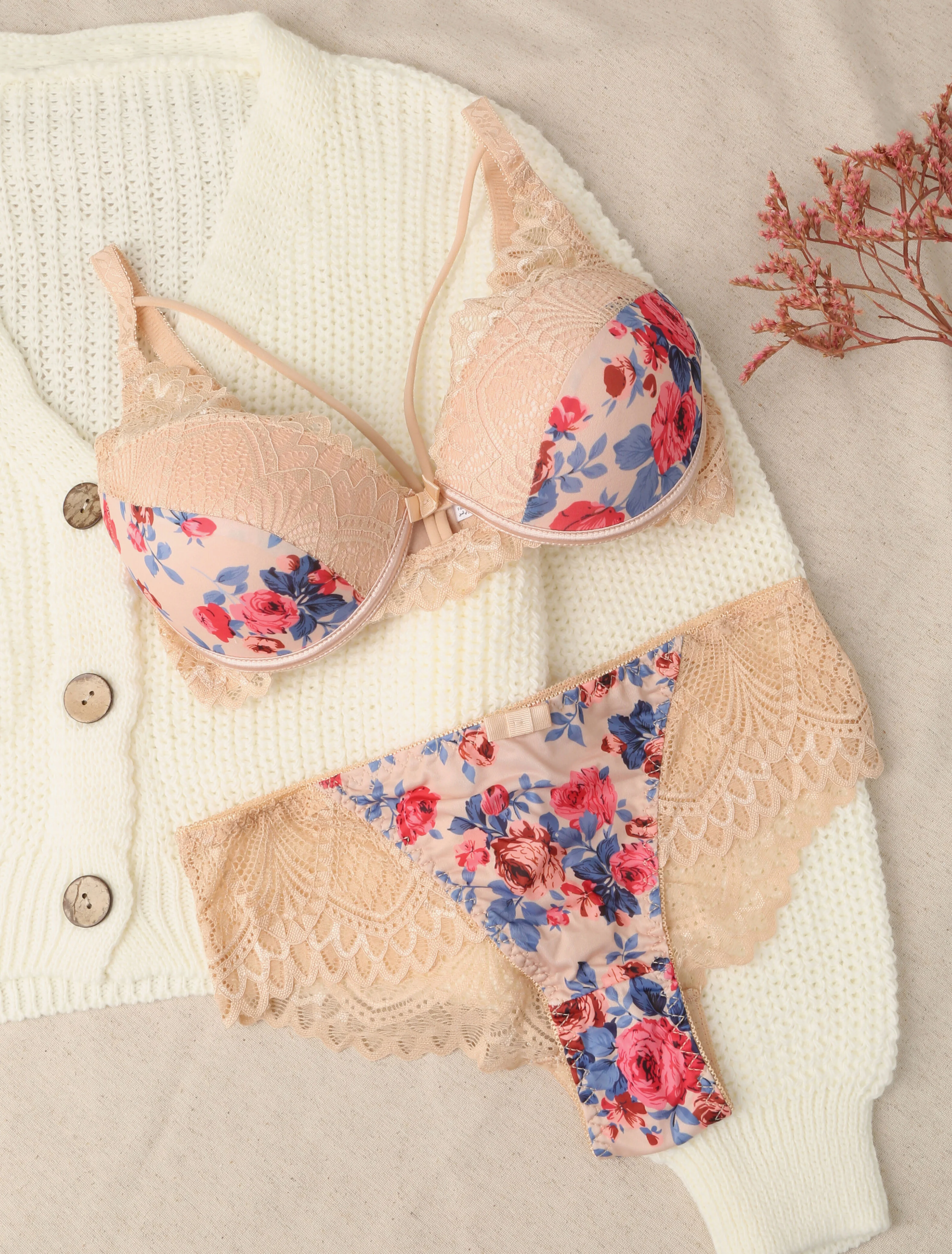 Set bedrukt met rozen en kant - Nude