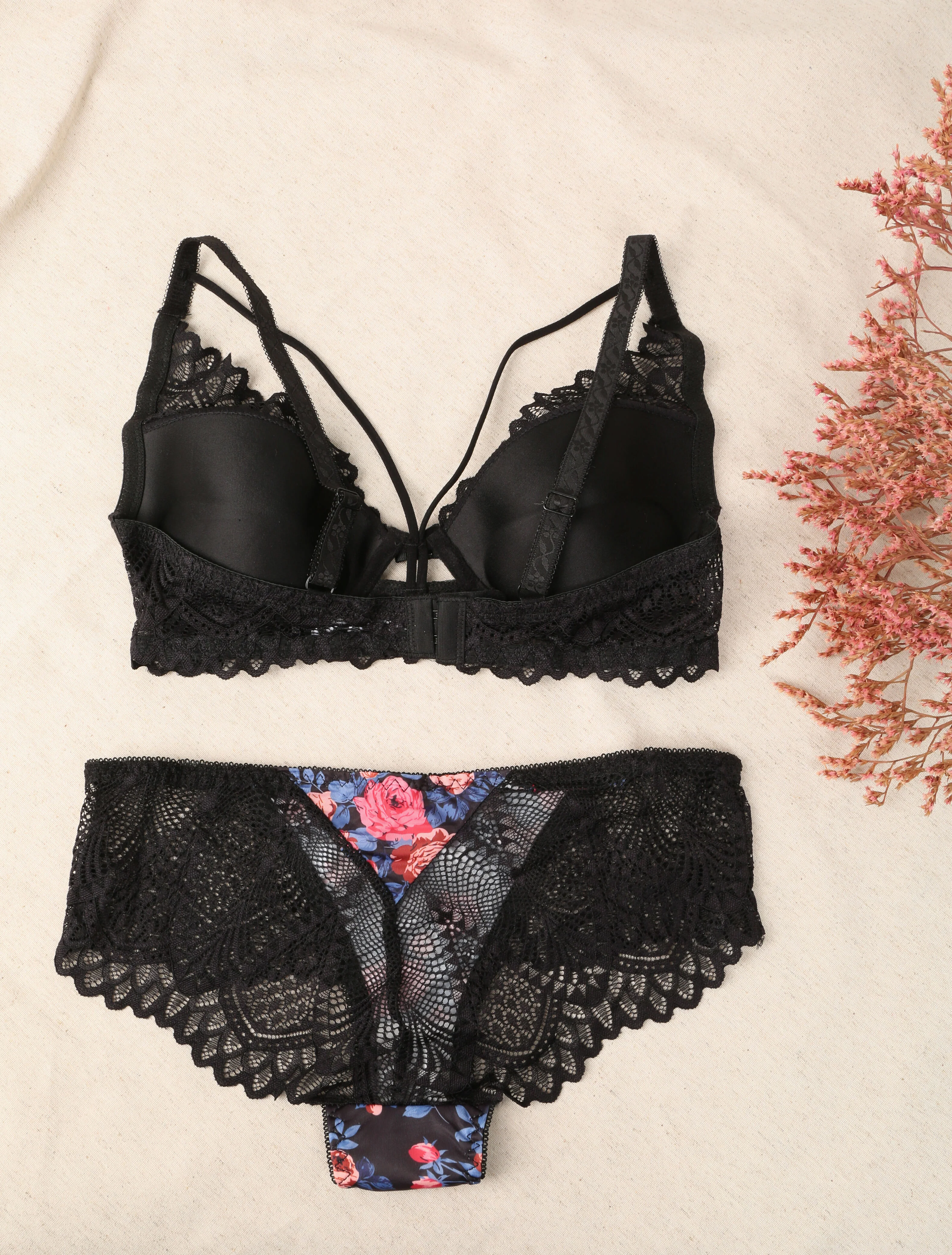Set bedrukt met rozen en kant - Zwart - Image 2
