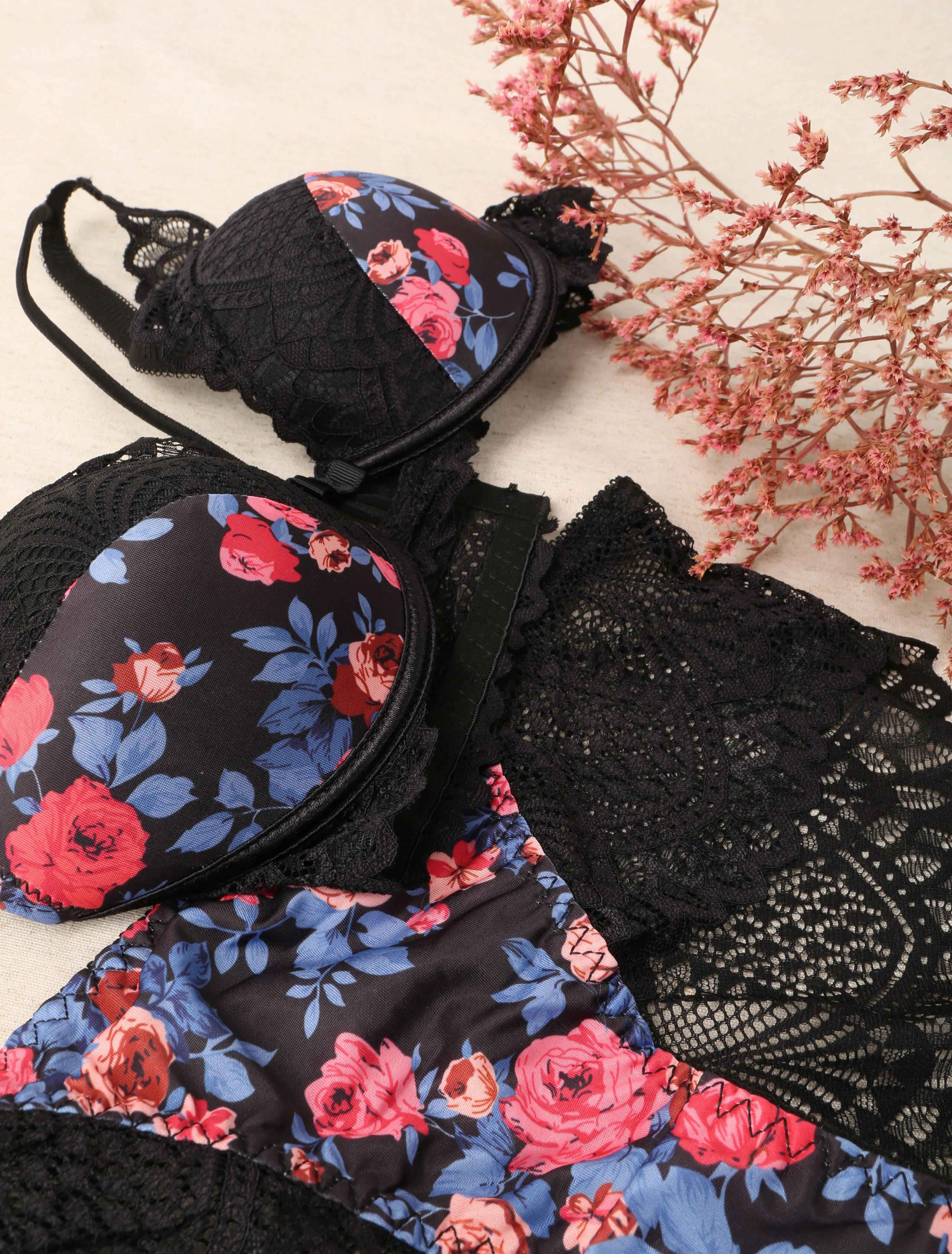 Set bedrukt met rozen en kant - Zwart - Image 3