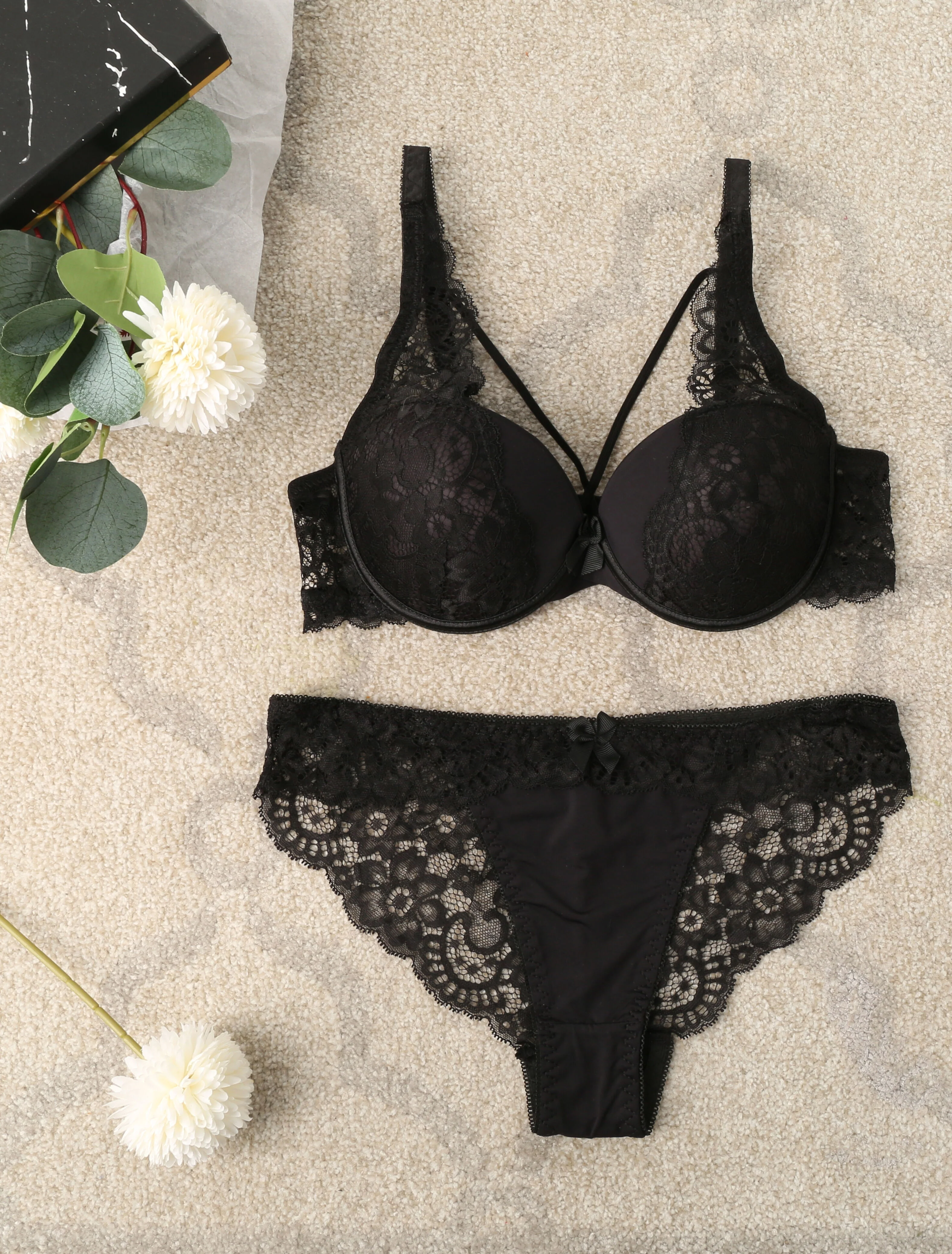 Set met kanten randen en lace out - Zwart