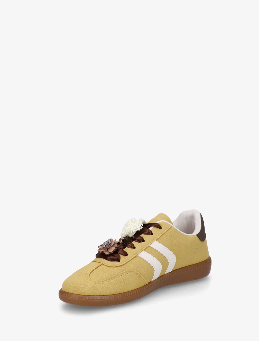 Sneakers met bloemen- en houten parelinzetstukken - Mosterdgeel - Image 3