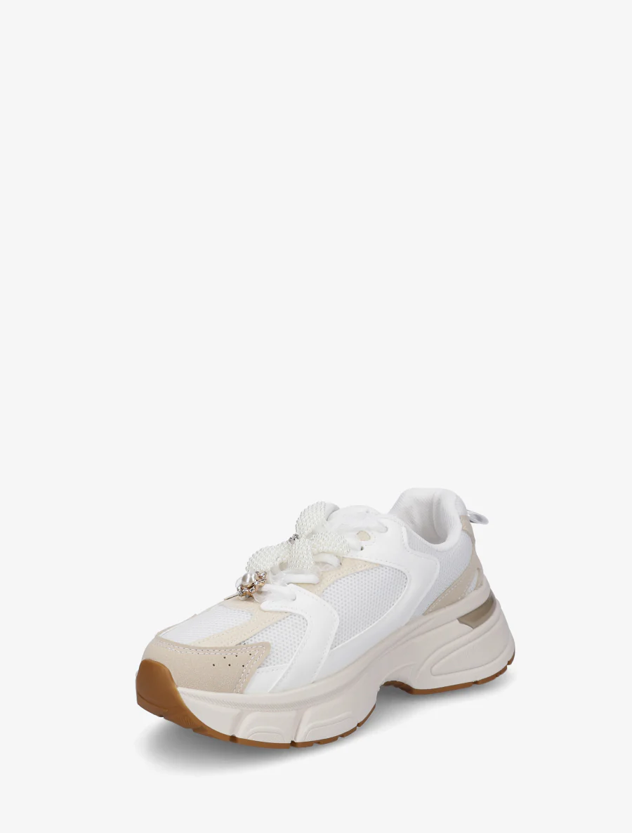 Sneakers met lintveters en bloem van parels - Lichtmol - Image 3