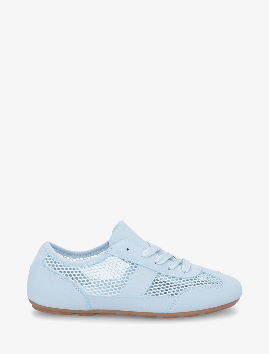 Sneakers van imitatieleer en opengewerkt textiel - Lichtblauw
