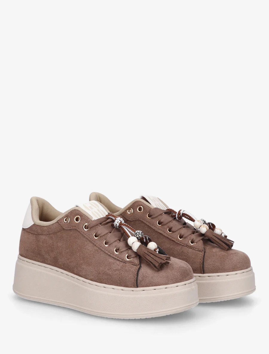 Sneakers van suèdine met parelinzetstukken. - Bruin - Image 4