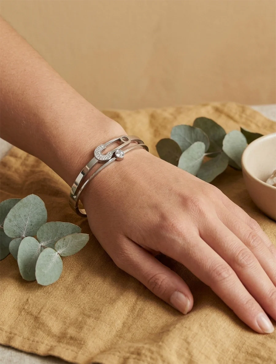 Stro patroon met speld en strass - Geld