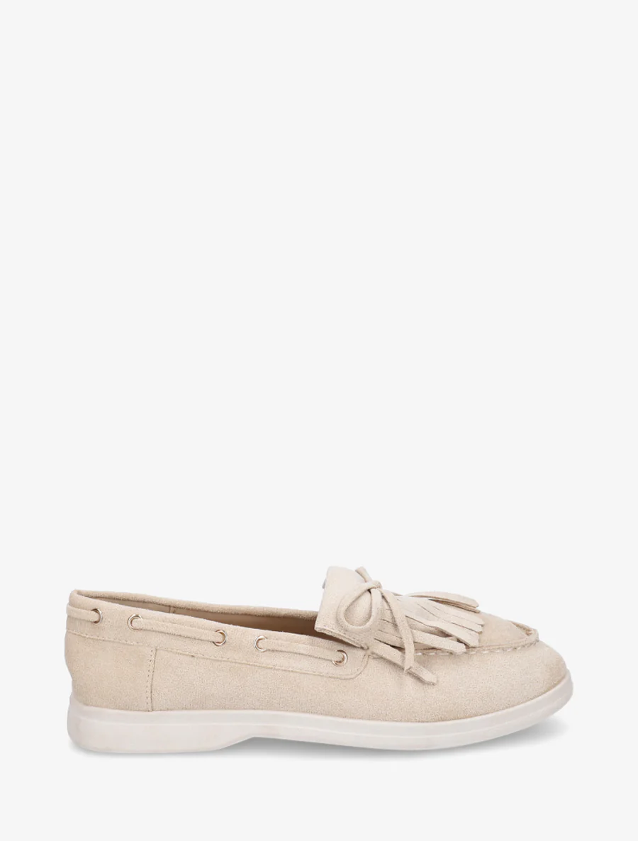 Suède mocassins met franjes en strik. - Beige