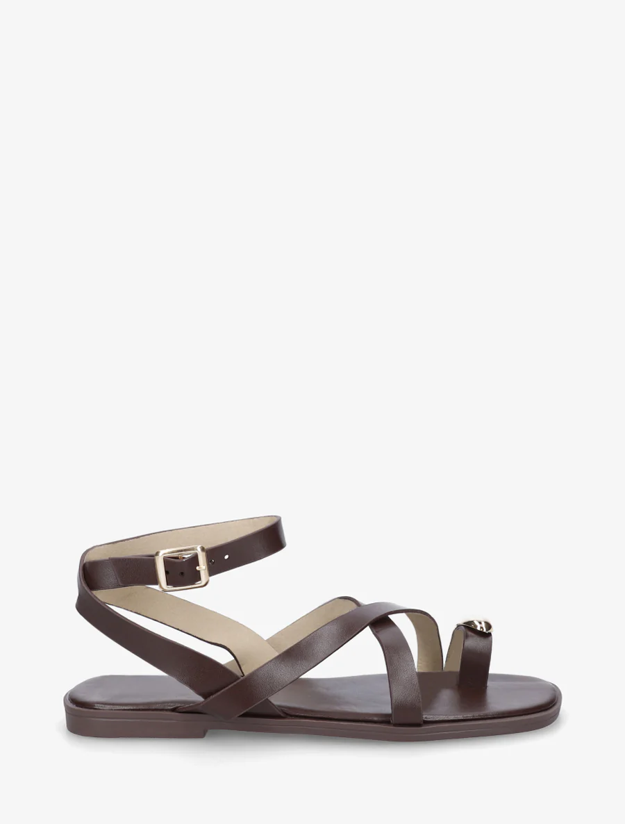 Teenslippers met teenscheiding en metalen sieraad - Bruin